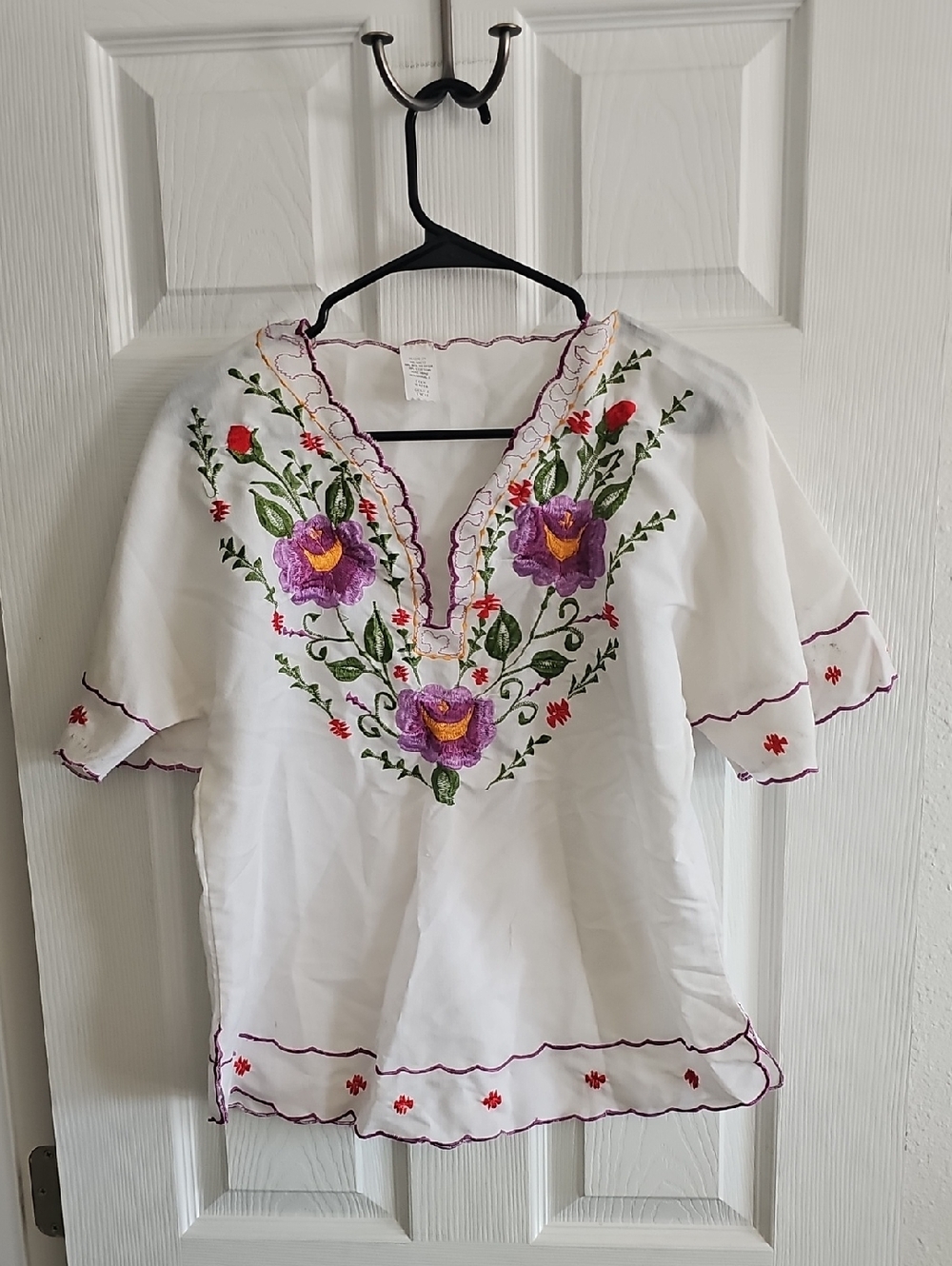 VINTAGE Embroidered White Women's Floral Tunic with Purple Accents
